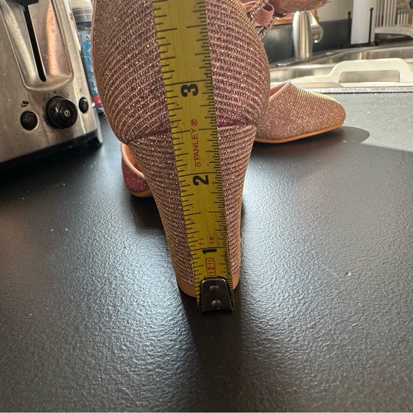 Worn once, size 2 Badgley Mischka girls heels - Picture 7 of 7
